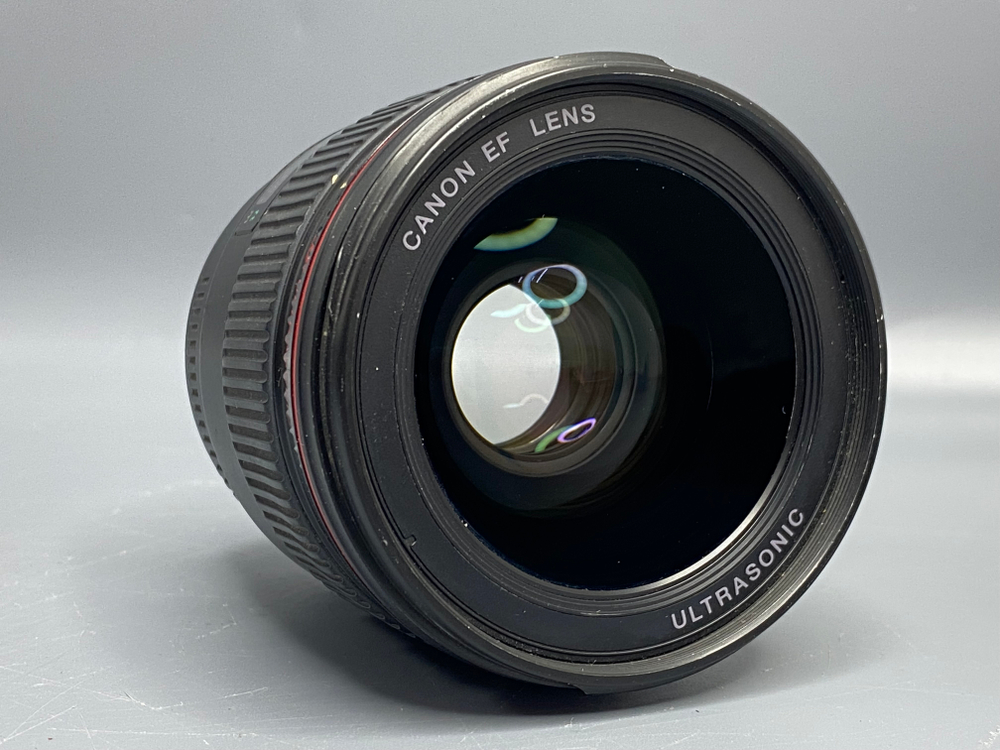 Canon EF 35mm f/1.4L USM — отсутствует переключатель AF/MF