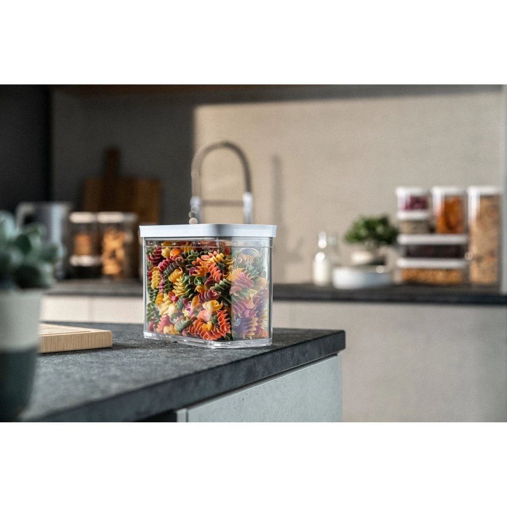 Zwilling Пластиковый контейнер Fresh&Save Cube 2M 1,8 л серый EAN 4009839663819