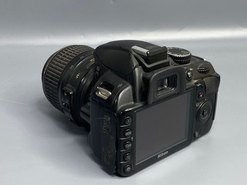 Nikon D3100 Kit 18–55mm — 123 500 кадров