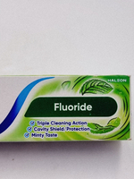 Зубная паста Sensodyne Fluoride для чувствительных зубов с фтором (1450 ppm), 75 мл