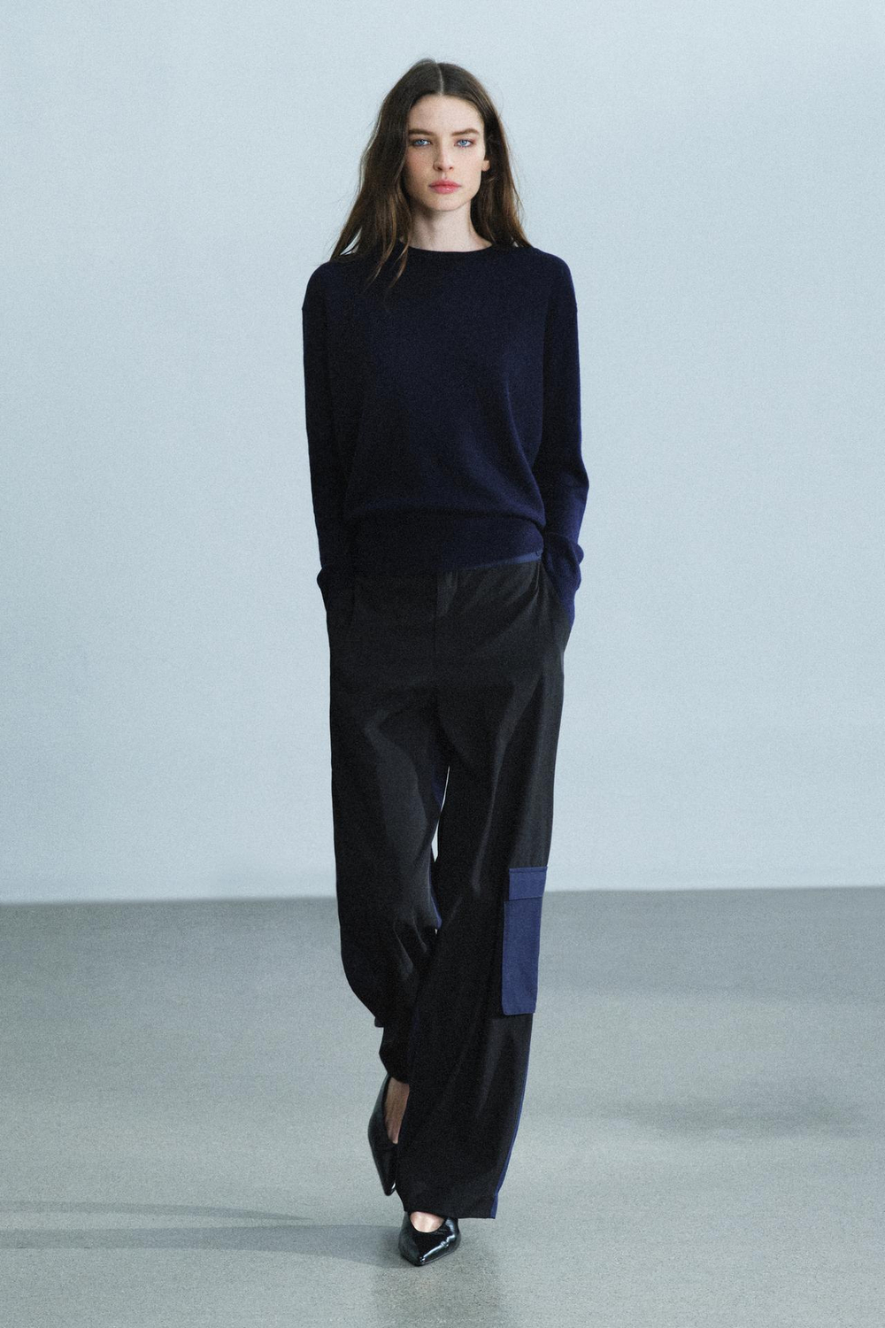 ZARA КОМБИНИРОВАННЫЕ БРЮКИ С КАРМАНАМИ — ZW COLLECTION, МОРСКОЙ СИНИЙ