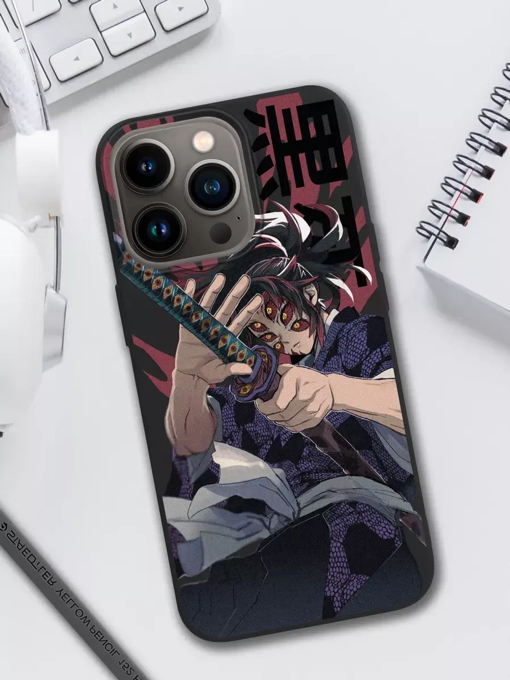 Чехол на iPhone 13 Pro с принтом
