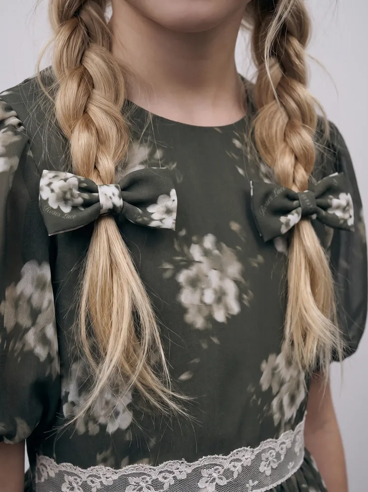 Минни (Minnie), Детские заколки из хаки крепдешина с молочными цветами