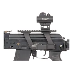 Коллиматор Target Optic 1x20, Weaver, красная марка, точка 2 MOA, проставка - вид слева на кронштейне
