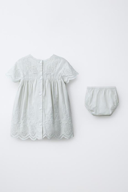 ZARA ПЛАТЬЕ ИЗ АЖУРНОЙ ВЫШИВКИ И ТРУСИКИ, ПАСТЕЛЬНО-СИНИЙ