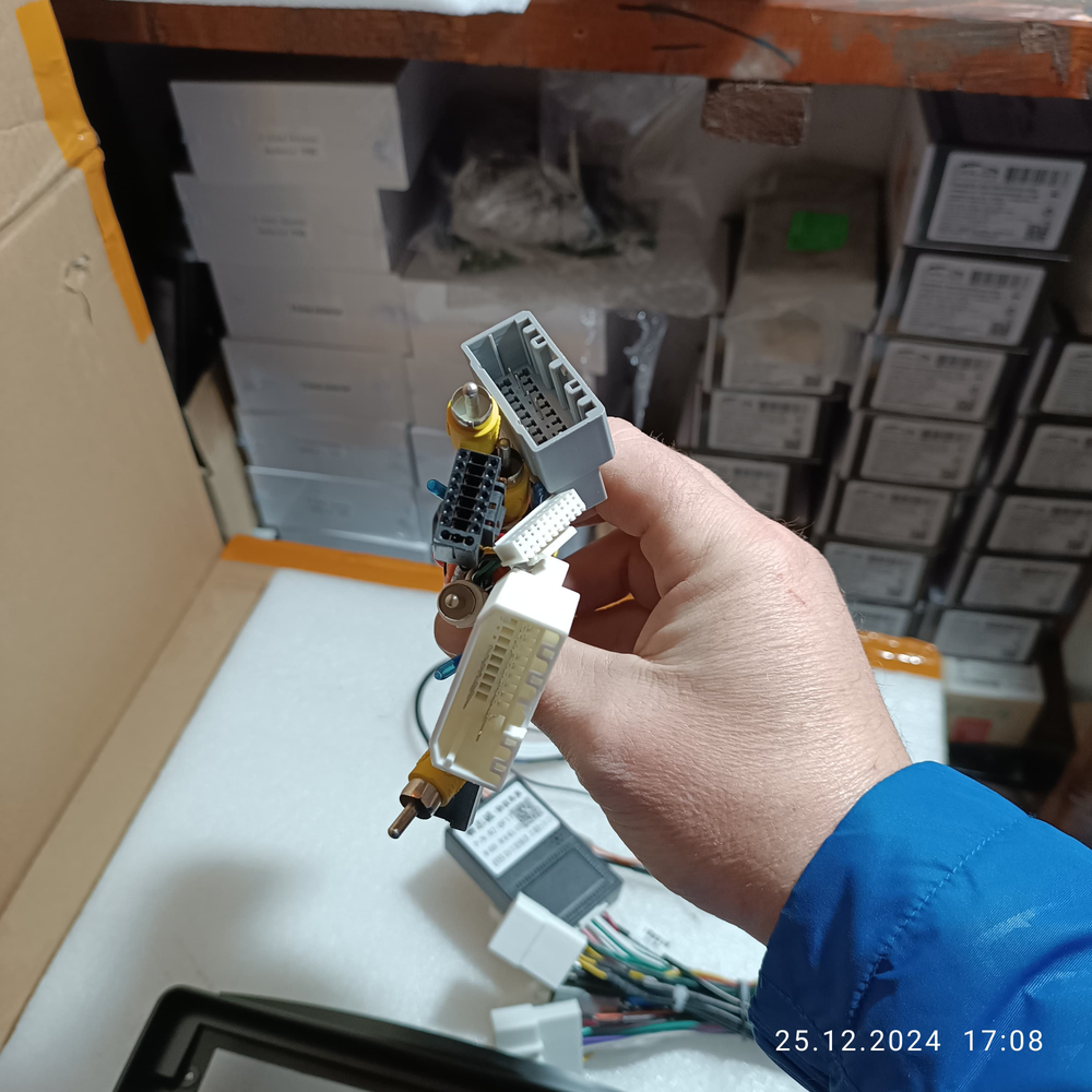 Установочный комплект для INFINITY EX 25 / QX50 2013-2018  KUBERG KP-9250-FW