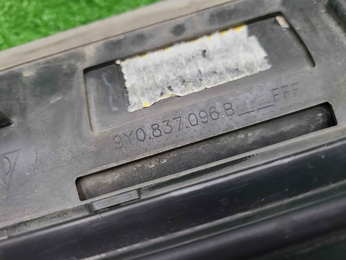 Накладка двери правая Porsche Cayenne 3 (17-нв)