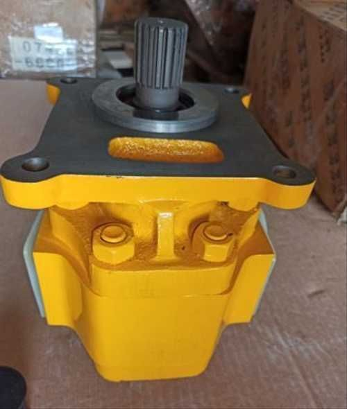 Насос 07442-71102 Komatsu D355