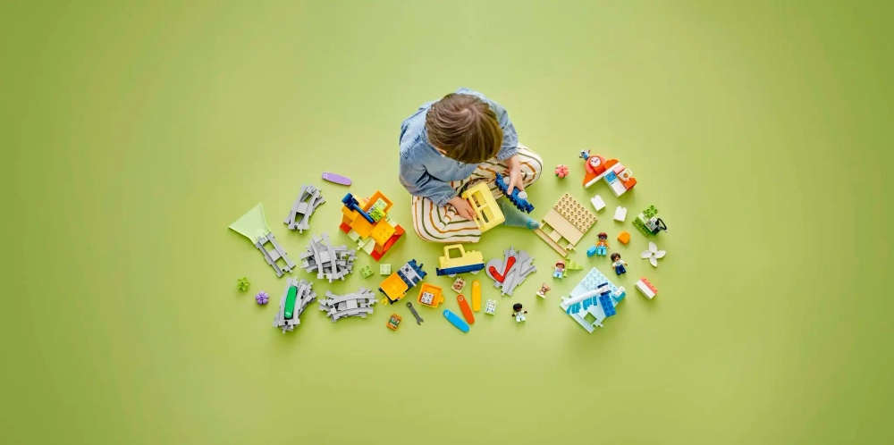 Конструктор LEGO Duplo 10428 Большой интерактивный общественный поезд