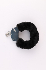 Металлические наручники с черным мехом Fur-lined Handcuffs (Цвет: черный с серебряным)