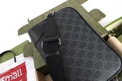 Мессенджер-Сумка через плечо Gucci Small Emblem