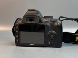 Nikon D3000 Kit 18-55mm 7.367 Кадров