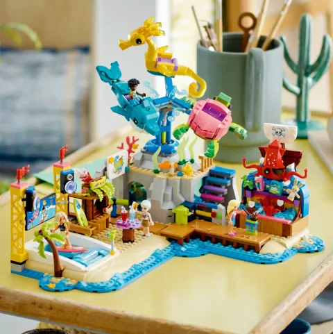 Конструктор LEGO Friends 41737 Пляжный парк развлечений