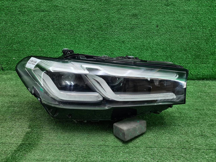 Фара правая BMW 5er G30 (2020-2023) LED