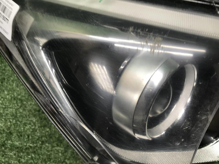 Битая Фара правая Hyundai Santa Fe 3 15-18 ксенон
