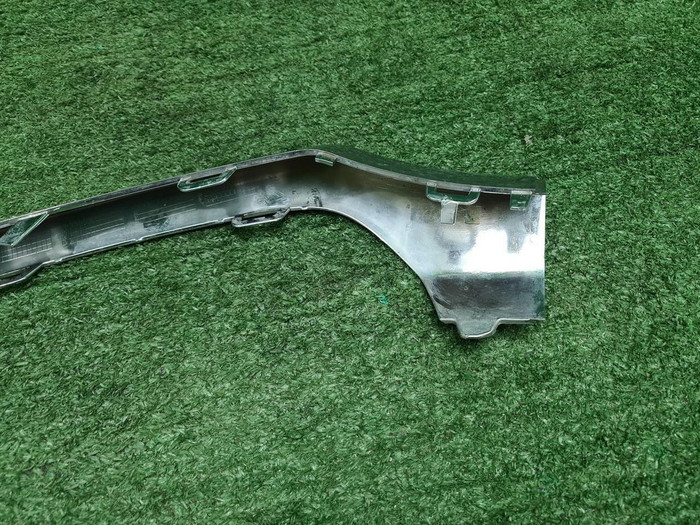 Молдинг бампера RH Mercedes C w205 (14-18) AMG