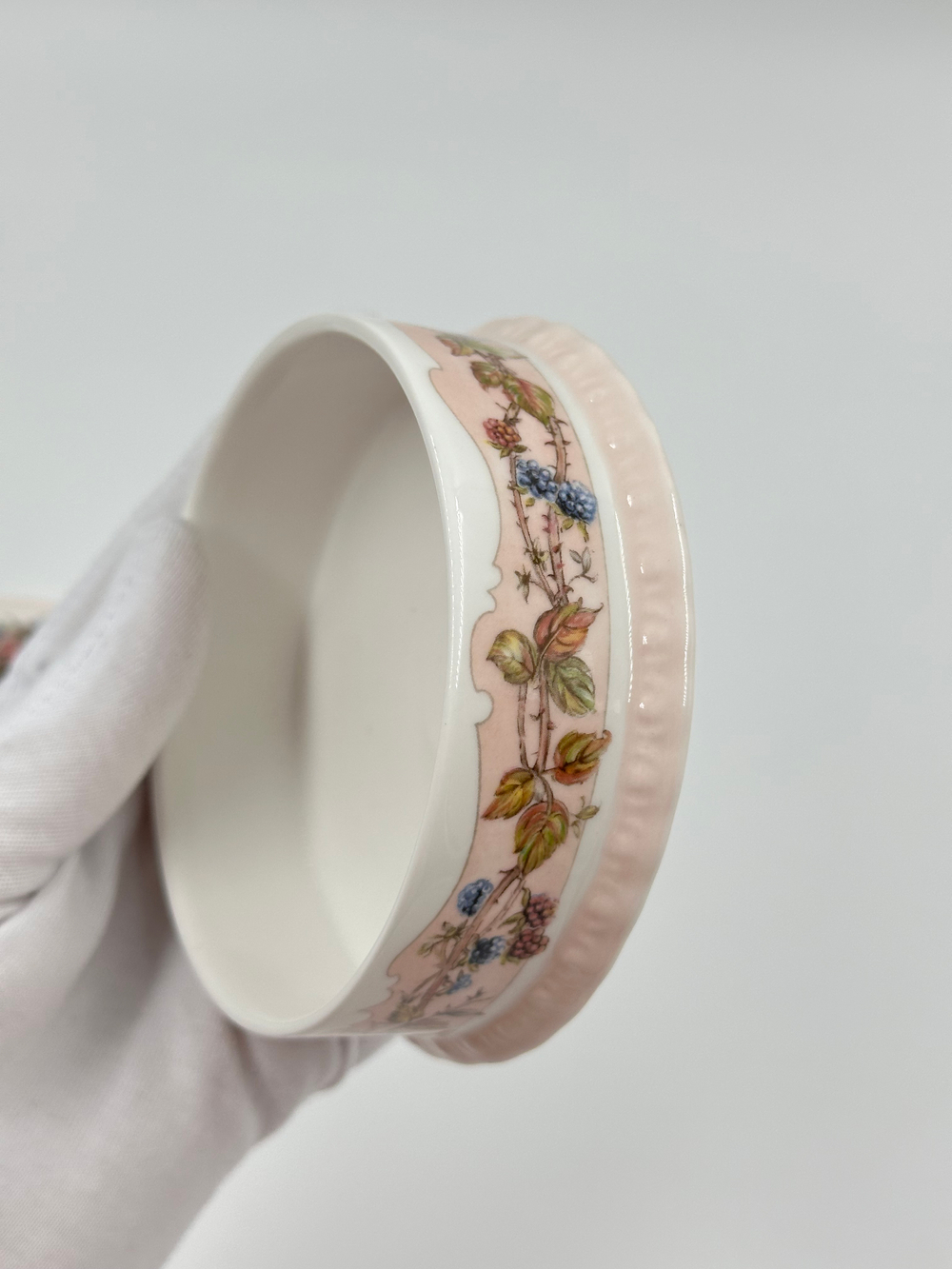 Шкатулка Royal Doulton Autumn из серии Brambly Hedge (Ежевичная поляна)