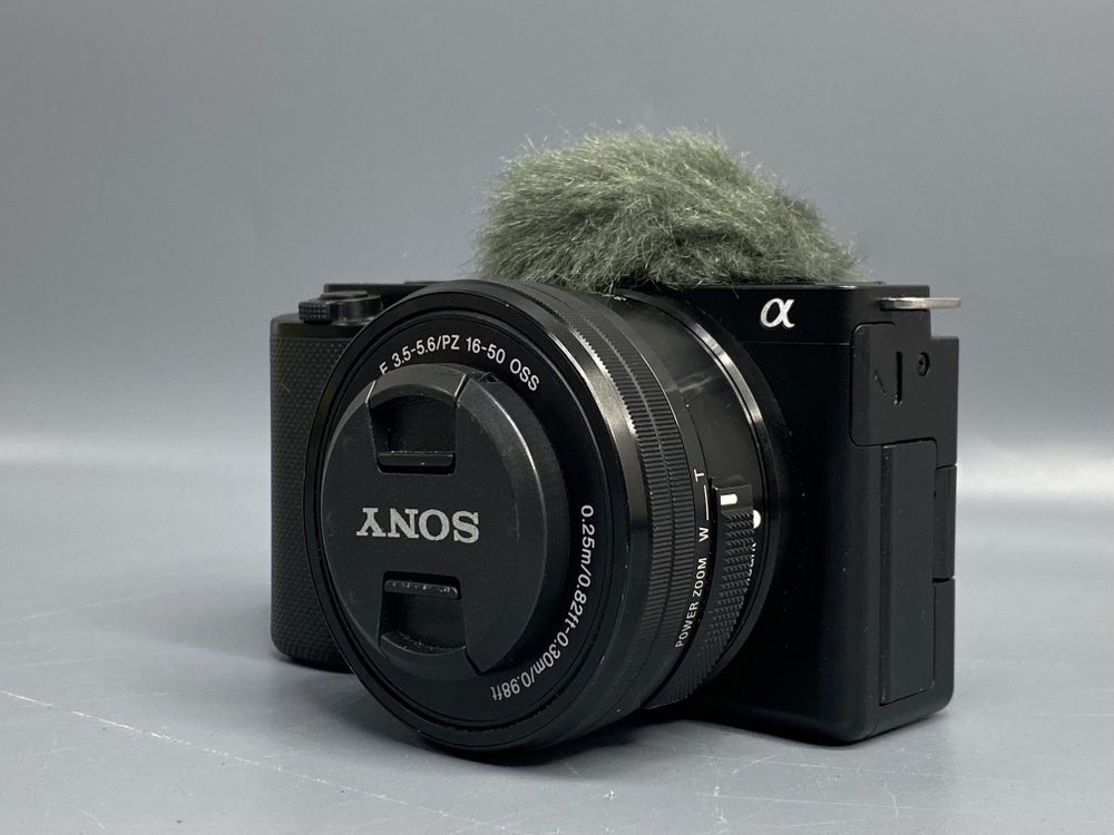 Sony ZV-E10 Kit 16–50mm f/3.5–5.6 OSS — 11 000 кадров