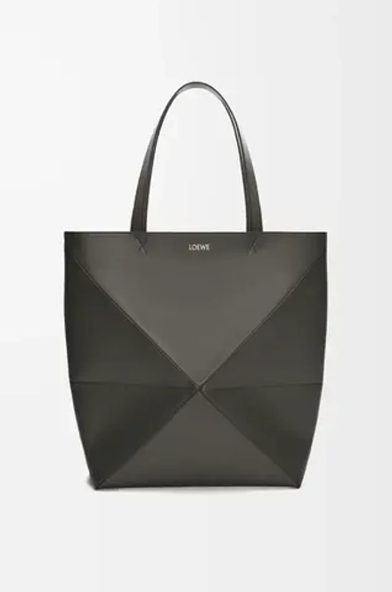 Loewe Сумка-тоут XL Puzzle Fold из блестящей телячьей кожи, темно-серый