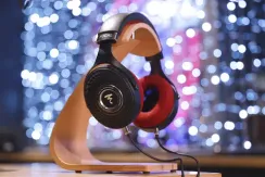 Focal Clear Mg Professional