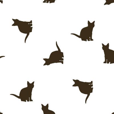 чёрные коты на белом фоне