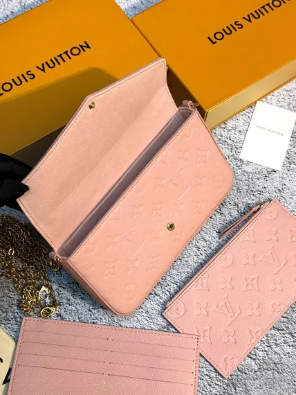 Клатч Louis Vuitton Felicie розовый
