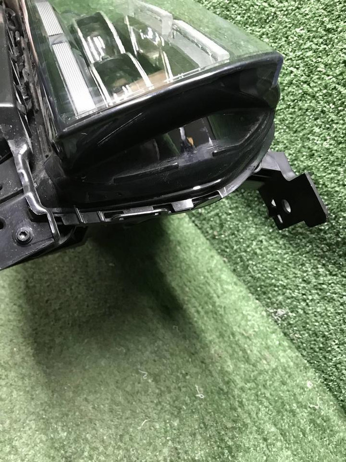 Фара правая Geely Monjaro (2021-н.в.) LED
