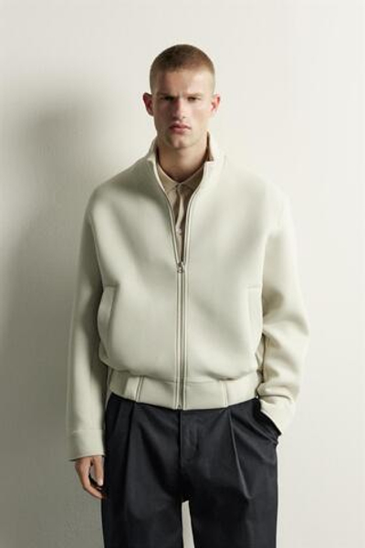 КУРТКА СВОБОДНОГО КРОЯ ИЗ ВЫСОКОТЕХНОЛОГИЧНОЙ ТКАНИ — ZARA