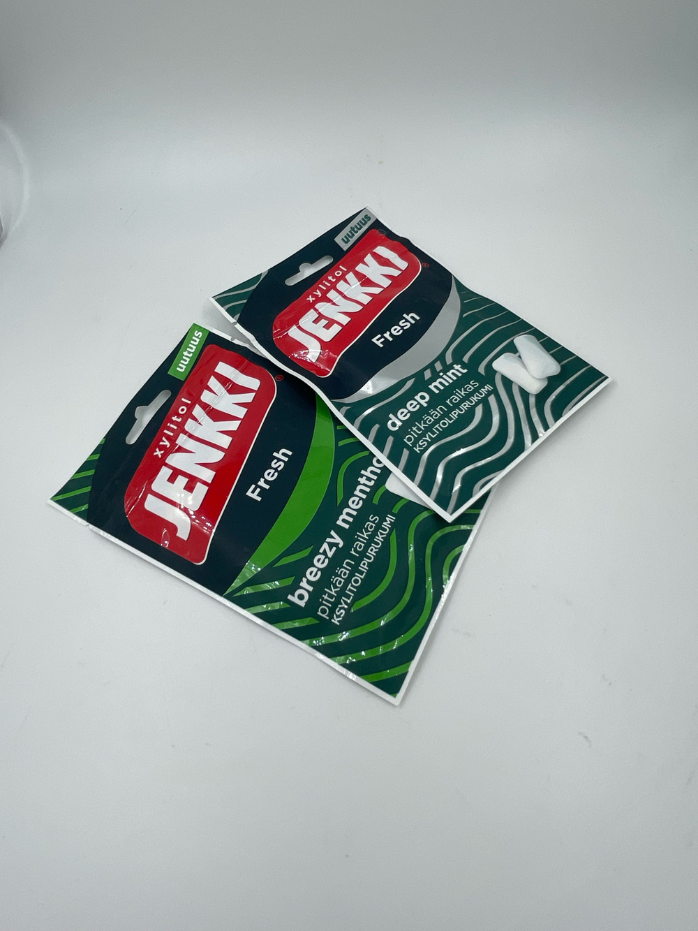 Набор Жевательных резинок Jenkki Fresh Deep Mint и Breezy Menthol, c ксилитом 70 г (2 шт. по 35 г)