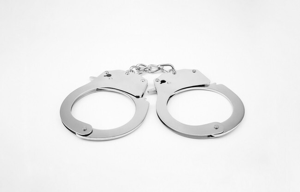 Металлические наручники Luv Punish Cuffs (Цвет: серебряный)