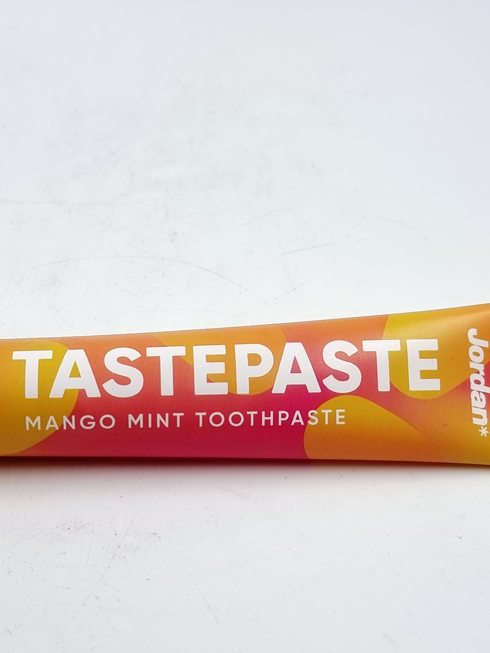 Отбеливающая зубная паста Jordan Tastepaste Mango Mint с фтором со вкусом манго 50 мл (из Финляндии)