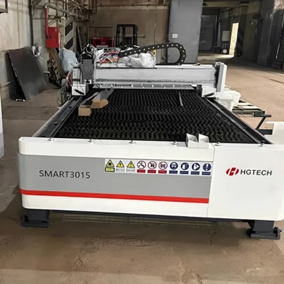 Базовый лазерный станок HGTECH SMART3015 3 кВт для резки листов металла