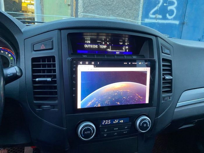 Магнитола для Mitsubishi Pajero 4 2006-2022 - Kuberg QLed+2K, Android 14, TS105, Быстрейшая, CarPlay, SIM-слот