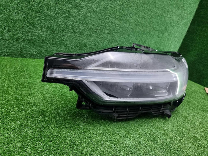Фара левая Volvo XC60 2 (2017-2021) LED