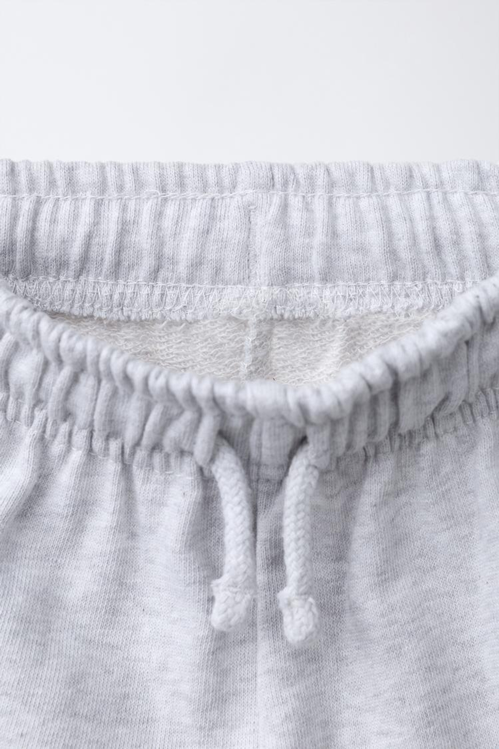 ZARA ШОРТЫ-БЕРМУДЫ БАЗОВЫЕ С ТЕКСТОВЫМ ПРИНТОМ, СЕРЫЙ МЕЛАНЖ