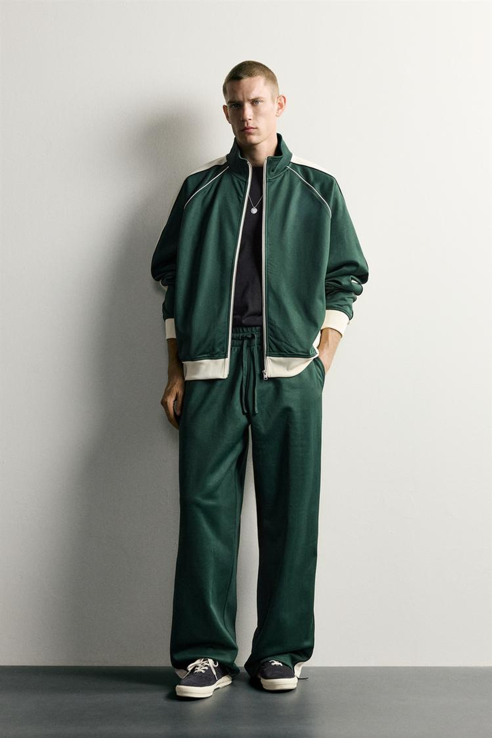 ZARA СПОРТИВНЫЕ БРЮКИ В РЕТРОСТИЛЕ С КОНТРАСТНЫМИ ЛАМПАСАМИ, ЗЕЛЕНЫЙ