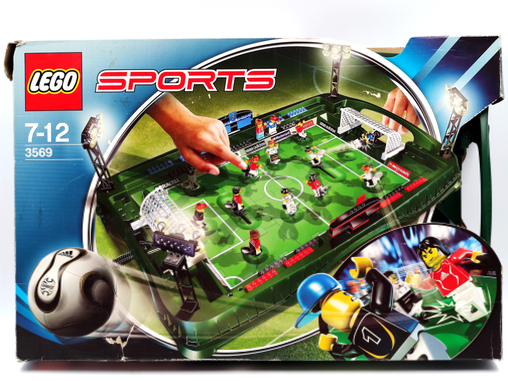 Конструктор LEGO 3569 Футбол на столе