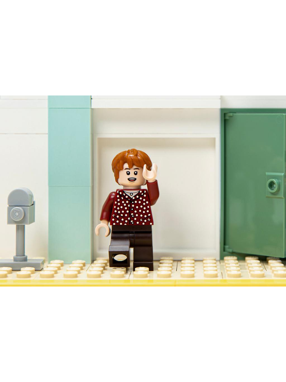 Конструктор Лего Айдиас BTS Dynamite 21339 | LEGO Ideas BTS Dynamite | набор с музыкальной сценой 749 деталей 18+