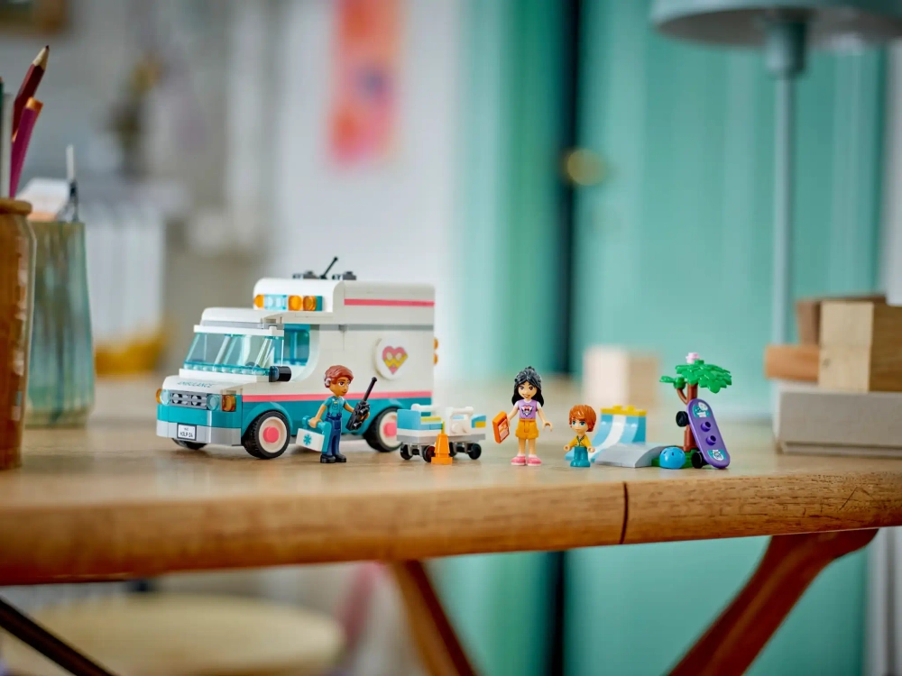 Конструктор LEGO Friends 42613 Скорая помощь больницы Хартлейк-Сити