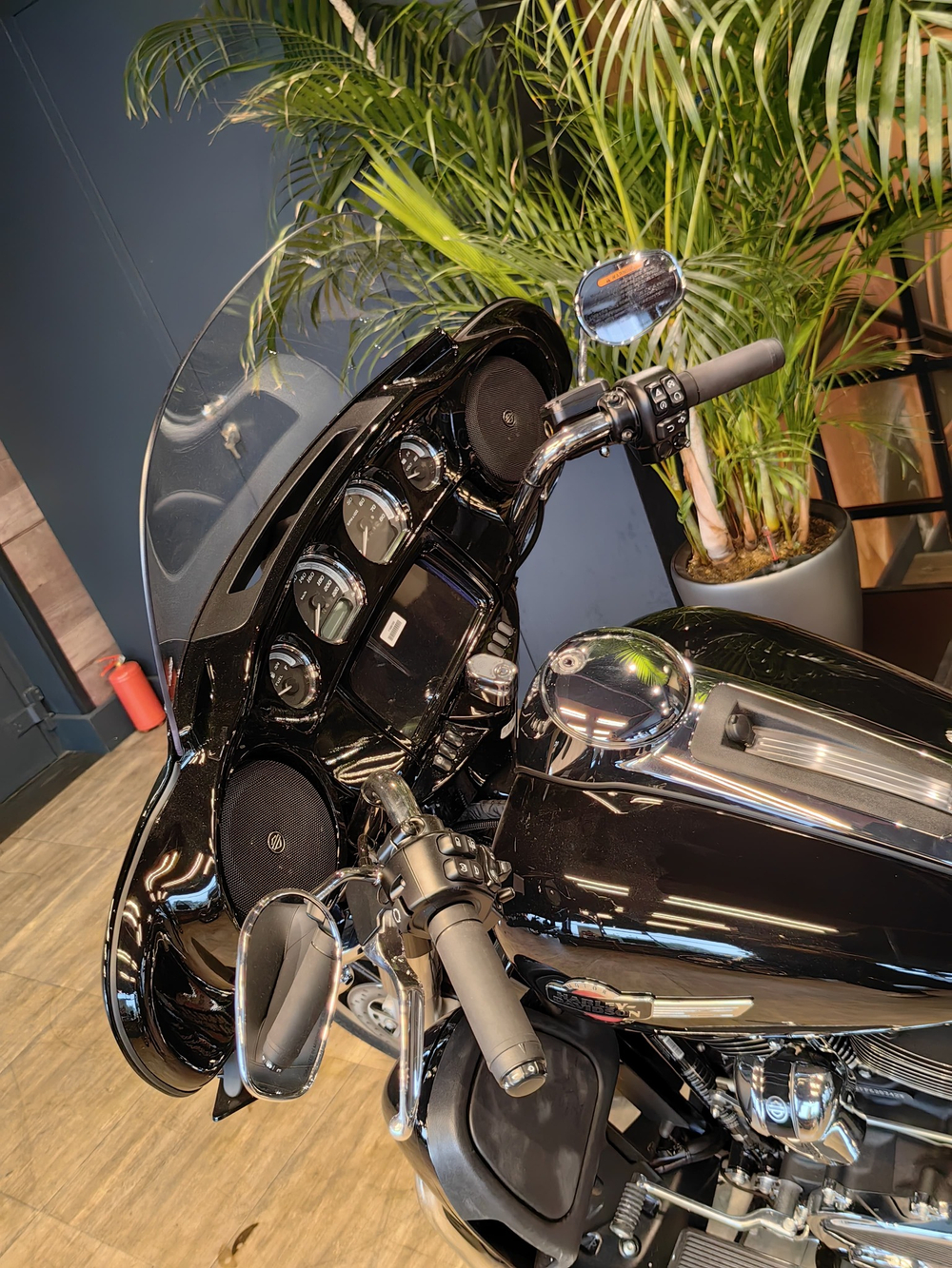 Ultra Limited, Harley-Davidson (FLHTK) Vivid Black/Хром с НДС