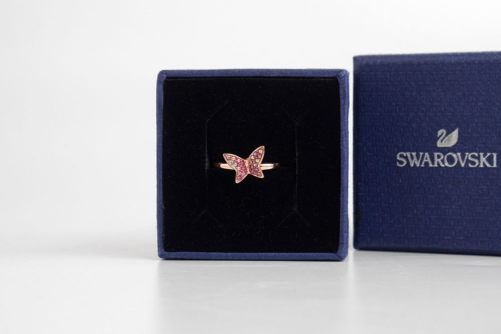 Кольцо Swarovski с бабочкой, украшенной кристаллами