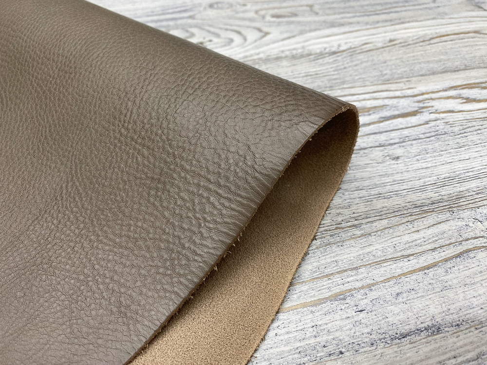 Натуральная кожа Soft Dove Grey серый цвет 1,4–1,6 мм крупный план