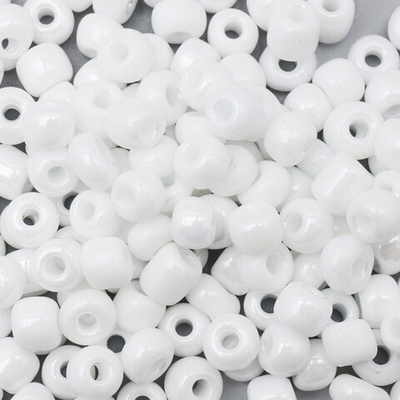 Бисер Astra&Craft 6/0 (4.1 мм), 150 г (10х15 г), цв. 121 белы