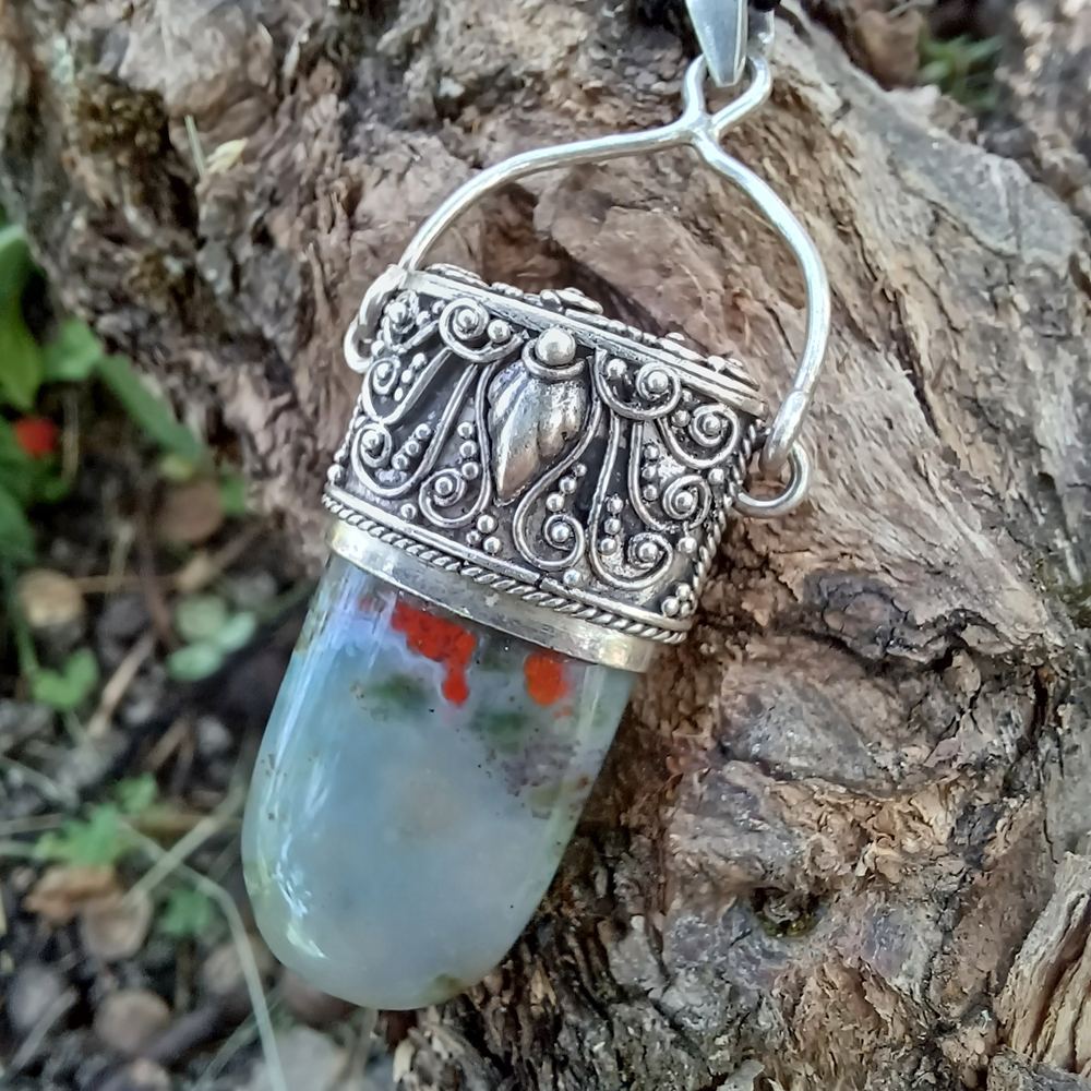 Серебряный кулон с гелиотропом