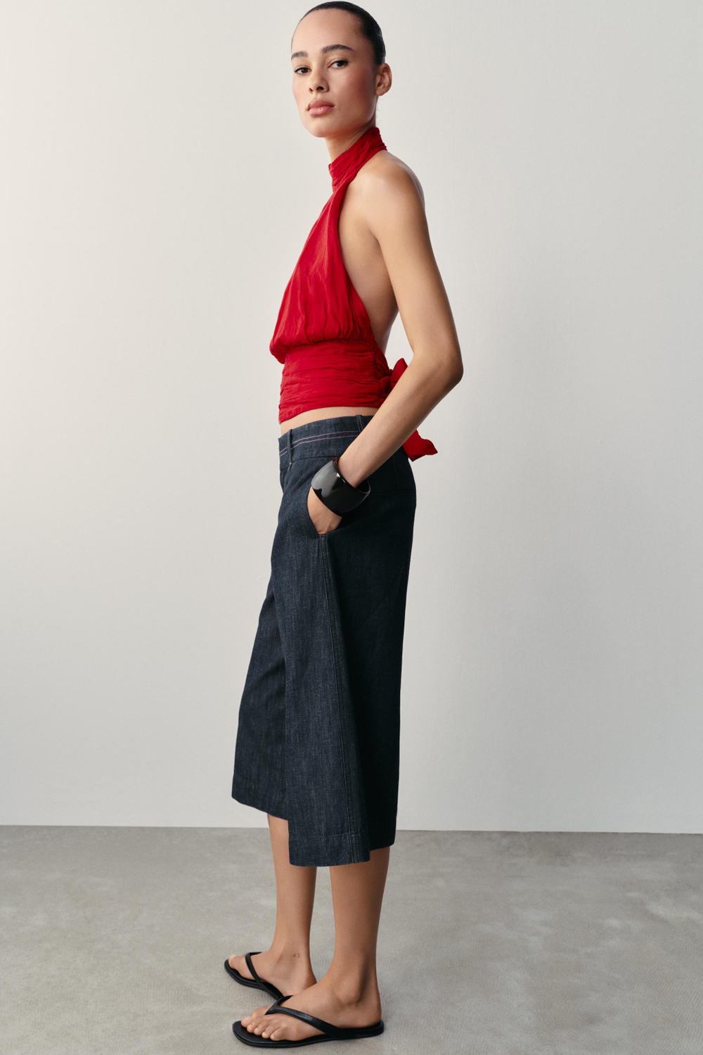 УДЛИНЕННЫЕ ШОРТЫ С КОНТРАСТНОЙ ОТСТРОЧКОЙ — ZARA