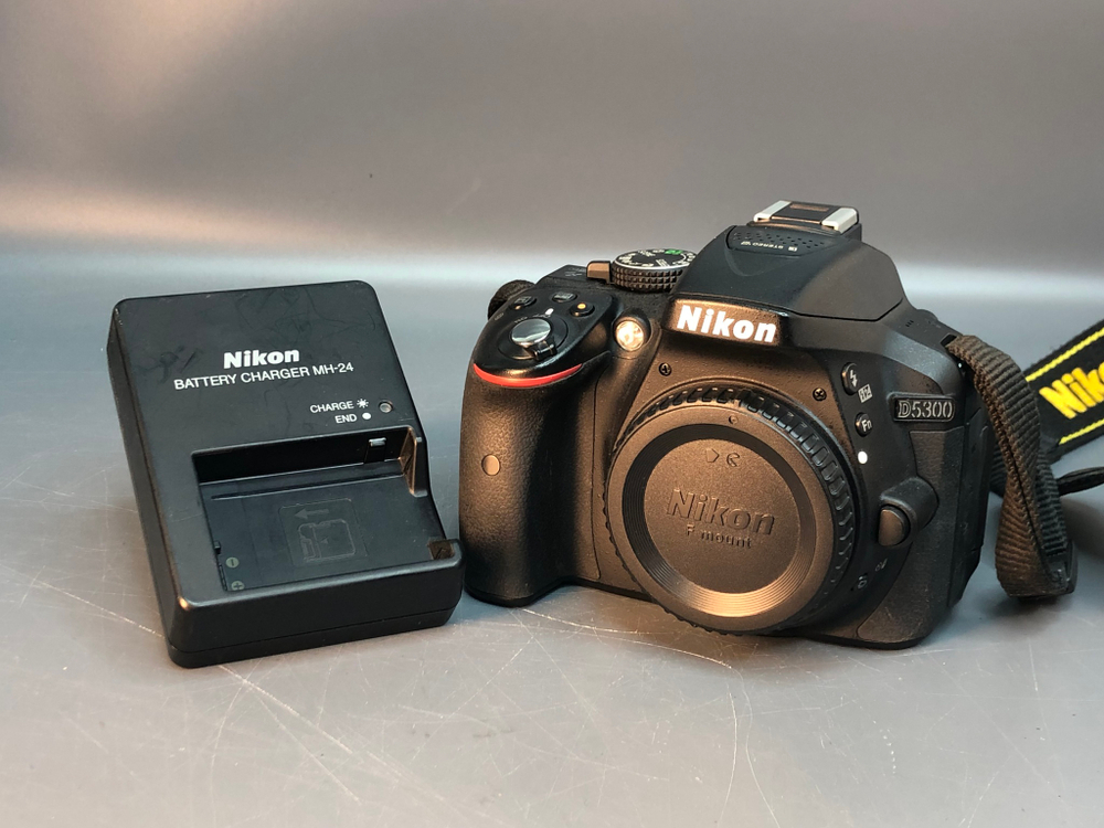 Nikon D5300 body 9400 кадров