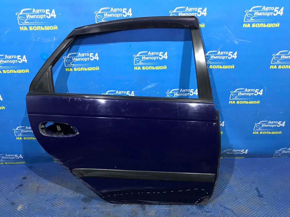 Дверь задняя правая TOYOTA AVENSIS 1999