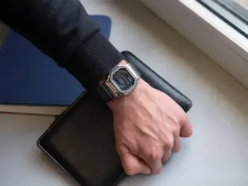 Наручные часы Casio G-Shock GM-5600RW-1DR
