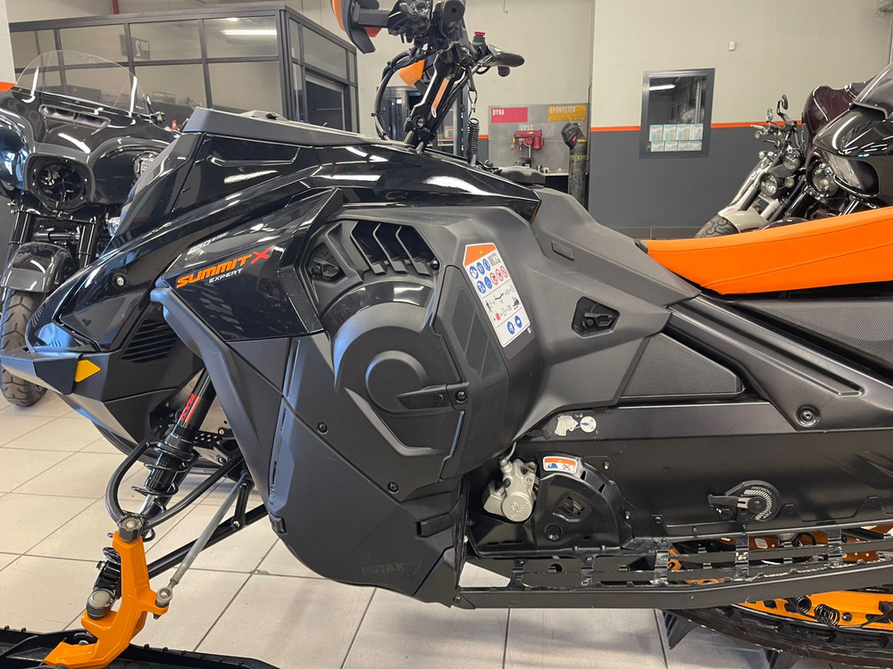 Снегоход BRP SKI-DOO SUMMIT X EXPERT 154 850 E-TEC (2024 m/y) с НДС