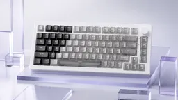 AKKO 5075 V3-HE — прозрачные кейкапы и белый корпус